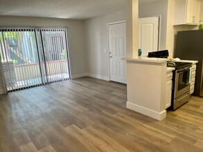 Independence Plaza Apartment Homes in Canoga Park, CA - Building Photo - Building Photo