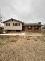 3631 Mike Dr in Morristown, TN - Building Photo