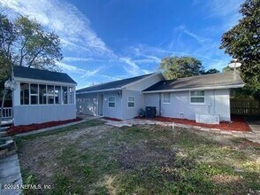 2818 Palmdale St in Jacksonville, FL - Building Photo - Building Photo