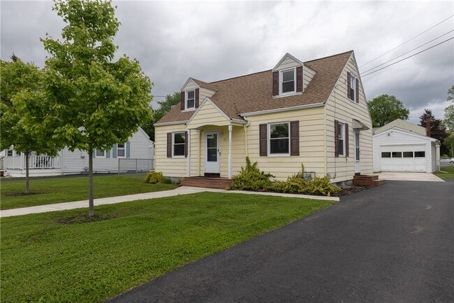 183 North Pl in Corning, NY - Building Photo - Building Photo