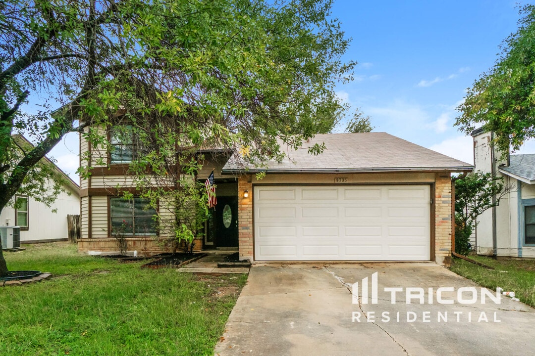 8735 Ridge Mile Drive San Antonio TX in San Antonio, TX - Building Photo