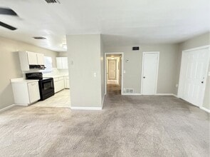 10252 Haverford Rd in Jacksonville, FL - Foto de edificio - Building Photo