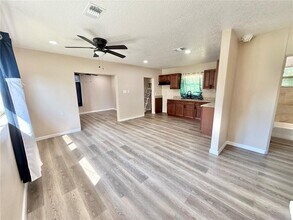 2005 W Orange Blvd in Kissimmee, FL - Building Photo - Building Photo