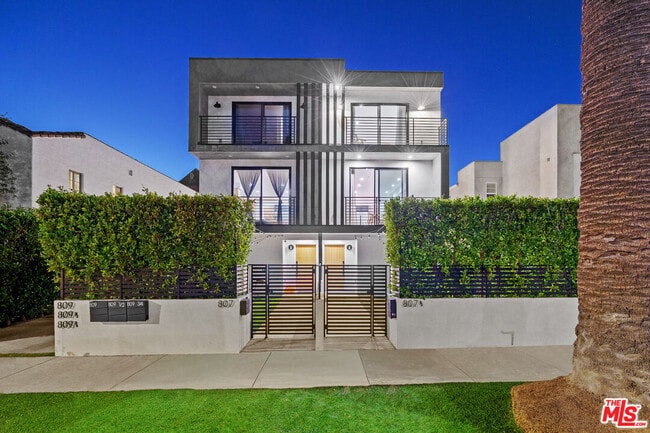 property at 807 N Cherokee Ave