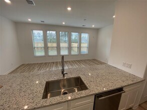 654 Aspen Falls Ct in Conroe, TX - Building Photo - Building Photo