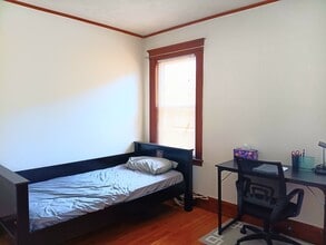 48 Glencoe St, Unit #1 in Boston, MA - Building Photo - Building Photo