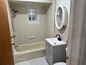 83 W 14th St in Bayonne, NJ - Building Photo - Building Photo