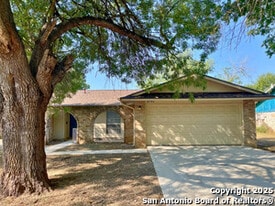 9702 Bay Vw Dr in San Antonio, TX - Building Photo