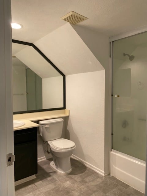 Swan Court Apartments in North Hollywood, CA - Building Photo - Building Photo