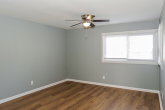 2105 Medaris Rd NW in Huntsville, AL - Building Photo - Building Photo