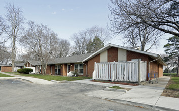 Glendale Terrace in Toledo, OH - Building Photo - Building Photo