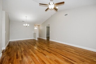 2016 Lori Ann St in Brandon, FL - Building Photo - Building Photo