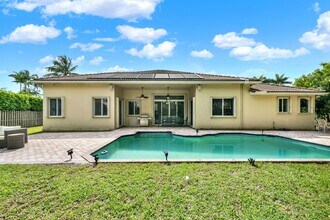 8487 SW 138th Terrace in Palmetto Bay, FL - Building Photo - Building Photo