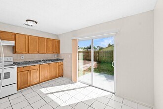 4869 Gulfstream Rd in Lake Worth Beach, FL - Building Photo - Building Photo