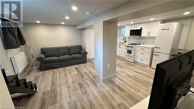 property at 155 Wentworth St S
