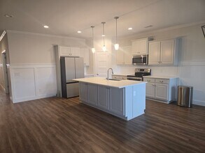 8023 Barton Dr in Columbus, GA - Building Photo - Building Photo