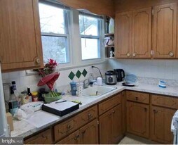 303 Ellis St in Glassboro, NJ - Building Photo