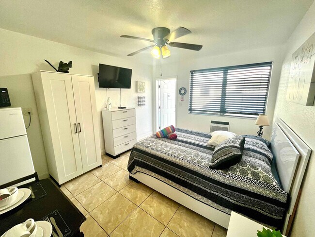 338 Van Buren St in Hollywood, FL - Foto de edificio - Building Photo