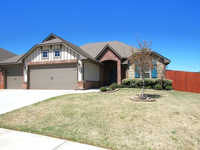 541 Foss Dr in Edmond, OK - Building Photo - Building Photo