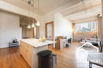 345 N Canal St in Chicago, IL - Building Photo - Building Photo