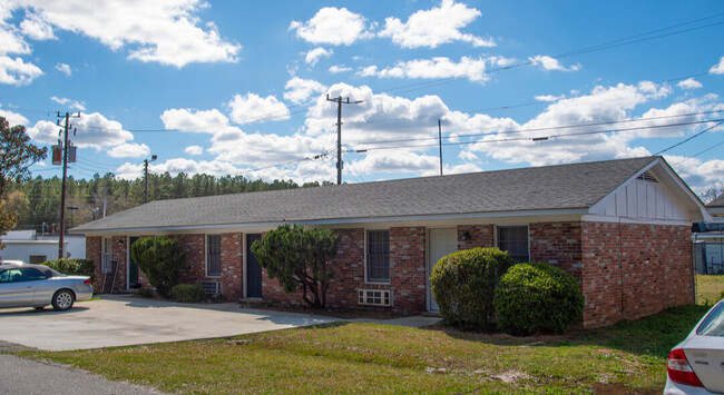 92 Dogwood Ln in Quinby, SC - Building Photo - Building Photo