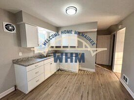 1908 W Fairmount Ave in Milwaukee, WI - Building Photo