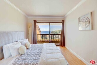 23916 De Ville Way-Unit -C in Malibu, CA - Foto de edificio - Building Photo