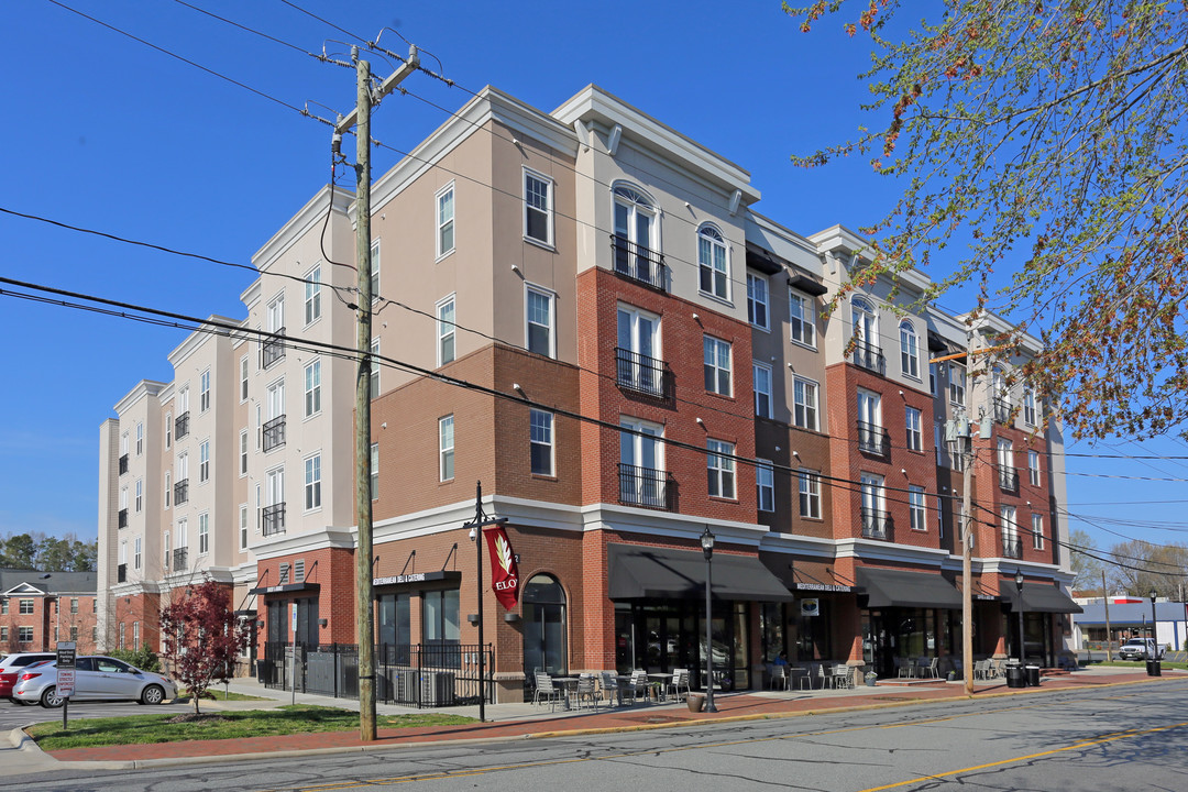 The Park Place at Elon in Elon, NC - Foto de edificio