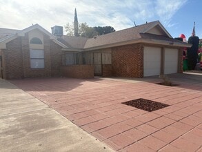 11804 Scott Simpson Dr in El Paso, TX - Building Photo - Building Photo