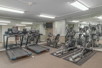 Westbury Apartments in North Olmsted, OH - Foto de edificio - Interior Photo