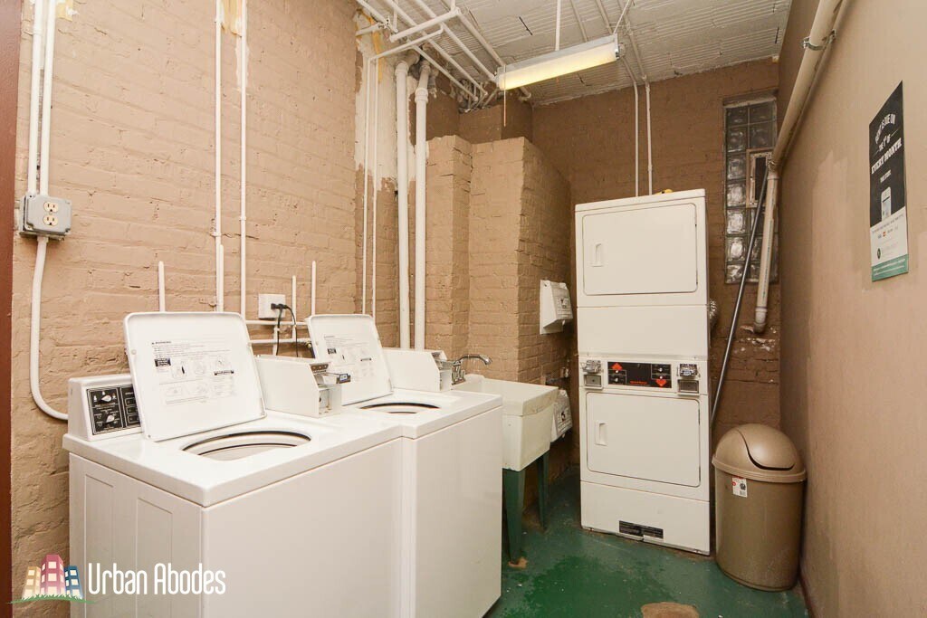 2837 N Burling St, Unit S06C in Chicago, IL - Building Photo