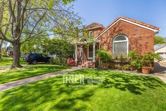 842 42nd St in Sacramento, CA - Building Photo - Building Photo