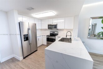 19501 W Country Club Dr, Unit 1011 in Aventura, FL - Foto de edificio - Building Photo