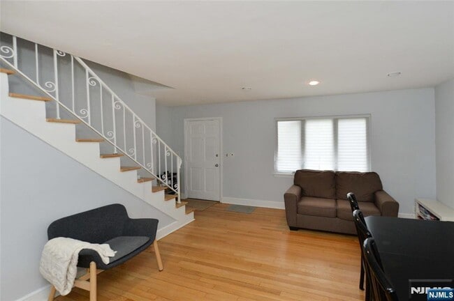104 Fairview Ave in Bergenfield, NJ - Building Photo - Building Photo