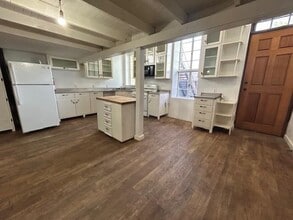 109 N Main St in Taylor, TX - Building Photo - Building Photo