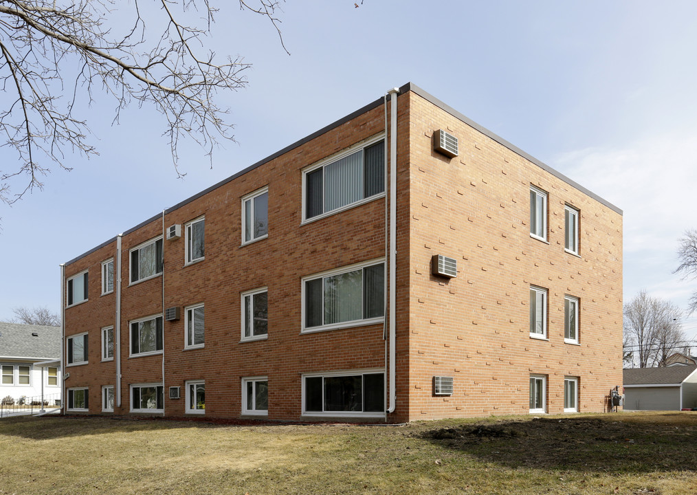 3709 Jackson St NE in Columbia Heights, MN - Building Photo