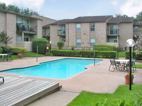 Bayou Bend Apartments in Rosenberg, TX - Building Photo - Building Photo