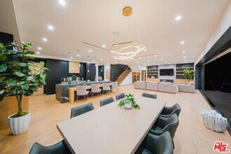 5141 Varna Ave in Los Angeles, CA - Building Photo - Building Photo