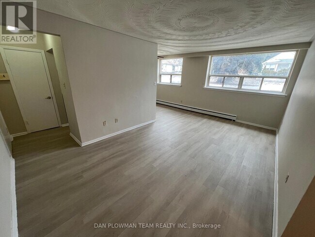 property at 170-170 Park Rd S