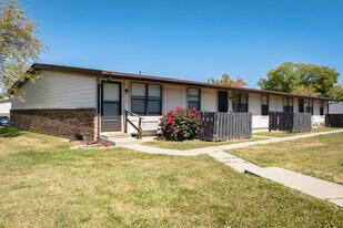 Concord Square Apartments in Kokomo, IN - Building Photo