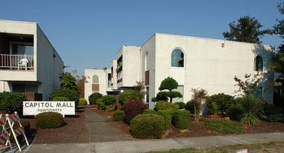 Capitol Mall in Salem, OR - Building Photo - Building Photo