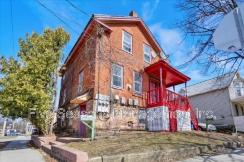 2-4 Decatur St in Burlington, VT - Building Photo