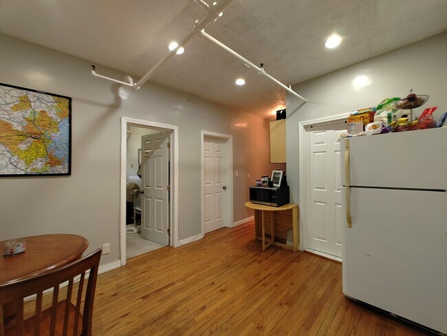 466 Park Dr, Unit B in Boston, MA - Building Photo - Building Photo
