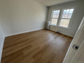 2694 US-9W in Saugerties, NY - Building Photo - Building Photo