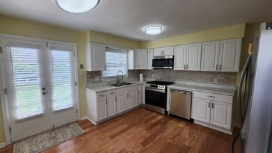 3127 Michael Dr in Louisville, KY - Building Photo - Building Photo