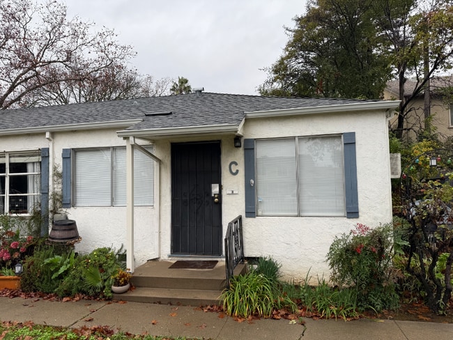 2629 U St in Sacramento, CA - Foto de edificio - Building Photo