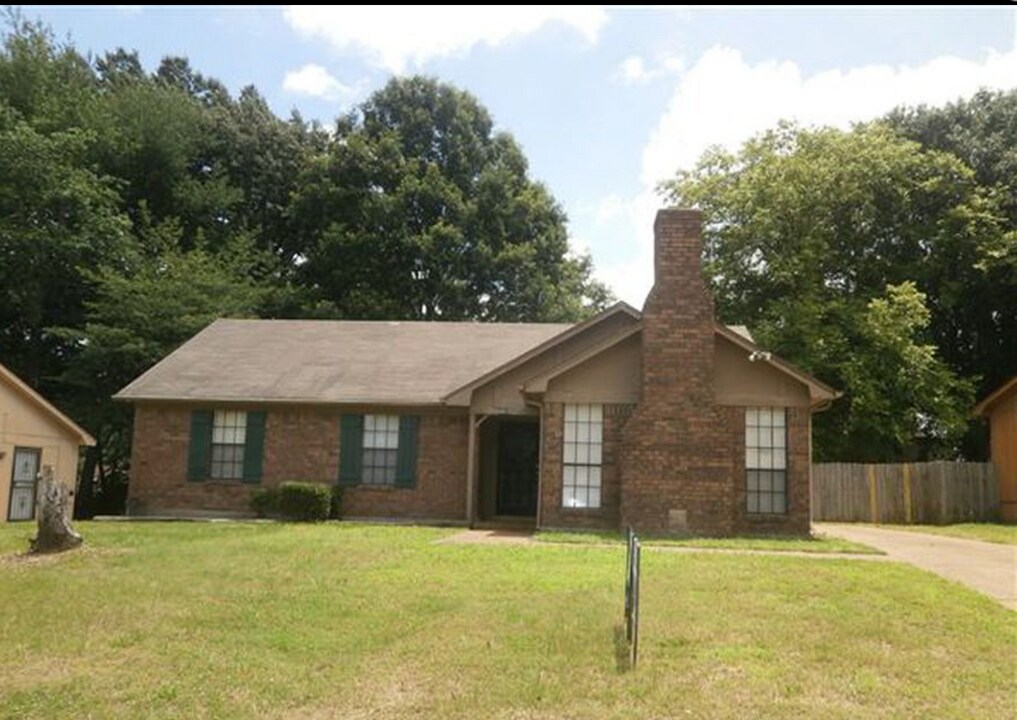 4010 Friendly Way in Memphis, TN - Building Photo