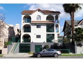 176 S Virgil Ave in Los Angeles, CA - Foto de edificio - Building Photo