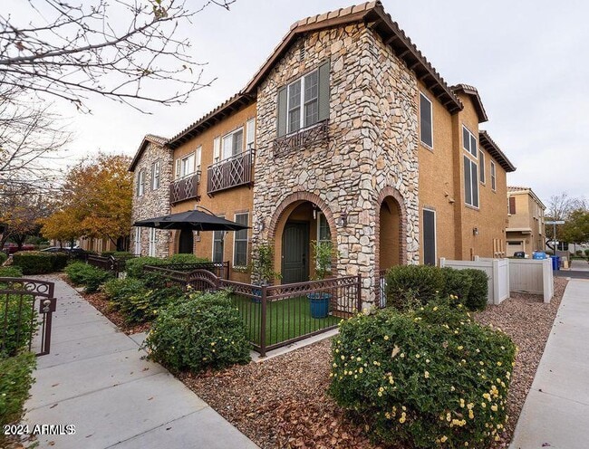 property at 4757 E Waterman St