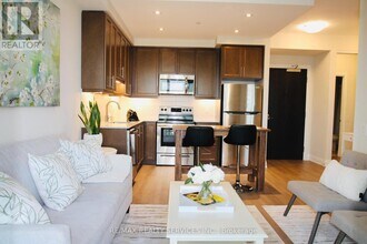 15 Lynch St in Brampton, ON - Building Photo - Building Photo